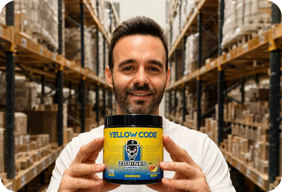 Óscar, fundador de Z Drinks, en el almacén