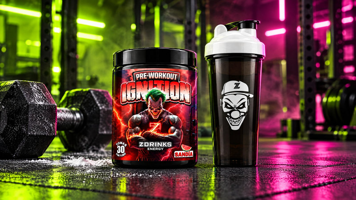 Preentreno Z Drinks Ignition sandía y shaker Dark en un gimnasio con mancuerna