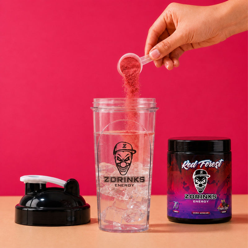 Cómo tomar Z Drinks Energy — vierte el tubo de polvo en el shaker, preparación paso a paso