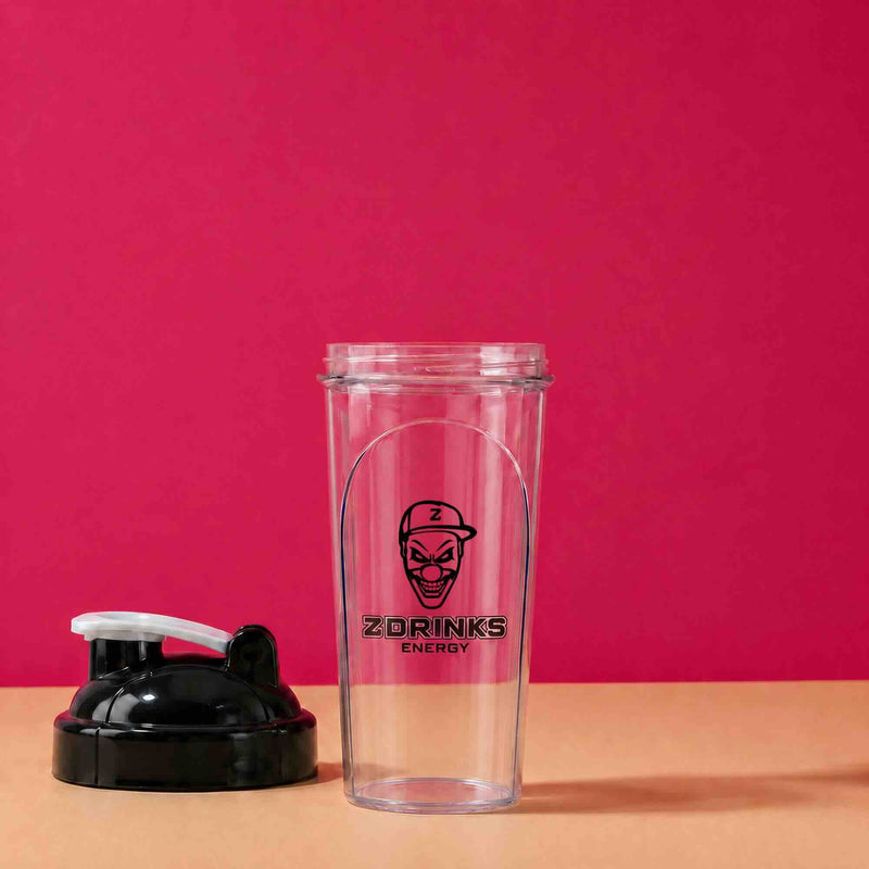 Cómo tomar Z Drinks Cream paso 1 — añade el polvo cremoso al shaker con leche