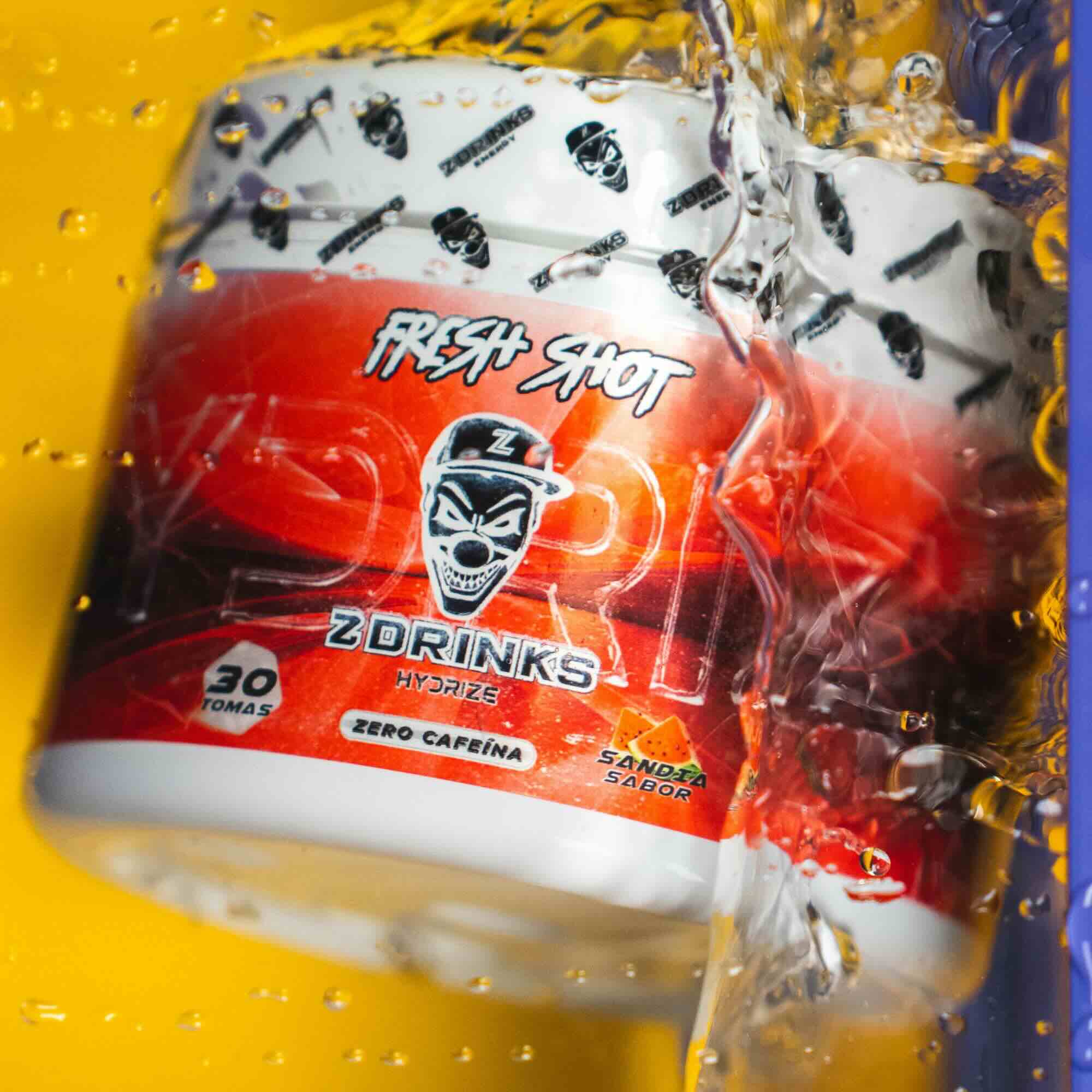 Z Drinks Hydrize Fresh Shot — imagen lifestyle, bebida isotónica de sandía preparada, fresca y sin cafeína / Z Drinks Hydrize Fresh Shot — lifestyle image, prepared watermelon isotonic drink, fresh and caffeine-free